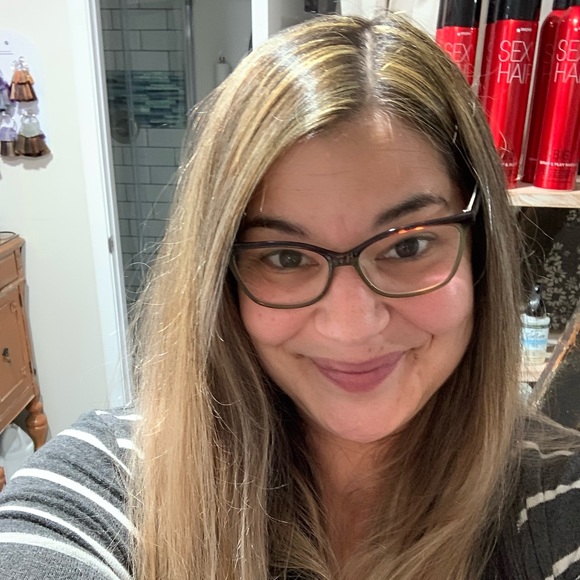 Meet your Posher, Gina - Picture 2 of 3